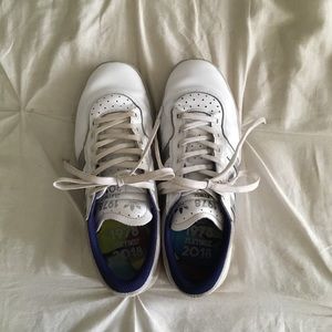 Adidas tennis shoes